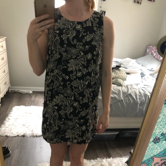 Black and white floral shift dress - Picture 2 of 2